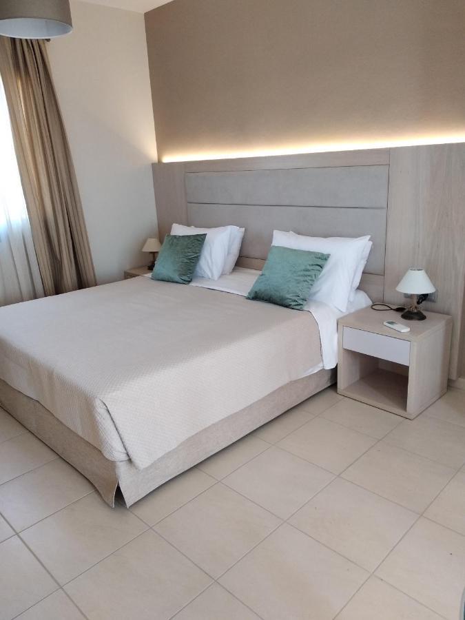 Rita Mare Seafront Villas Heated Pools Gennadi Exterior photo