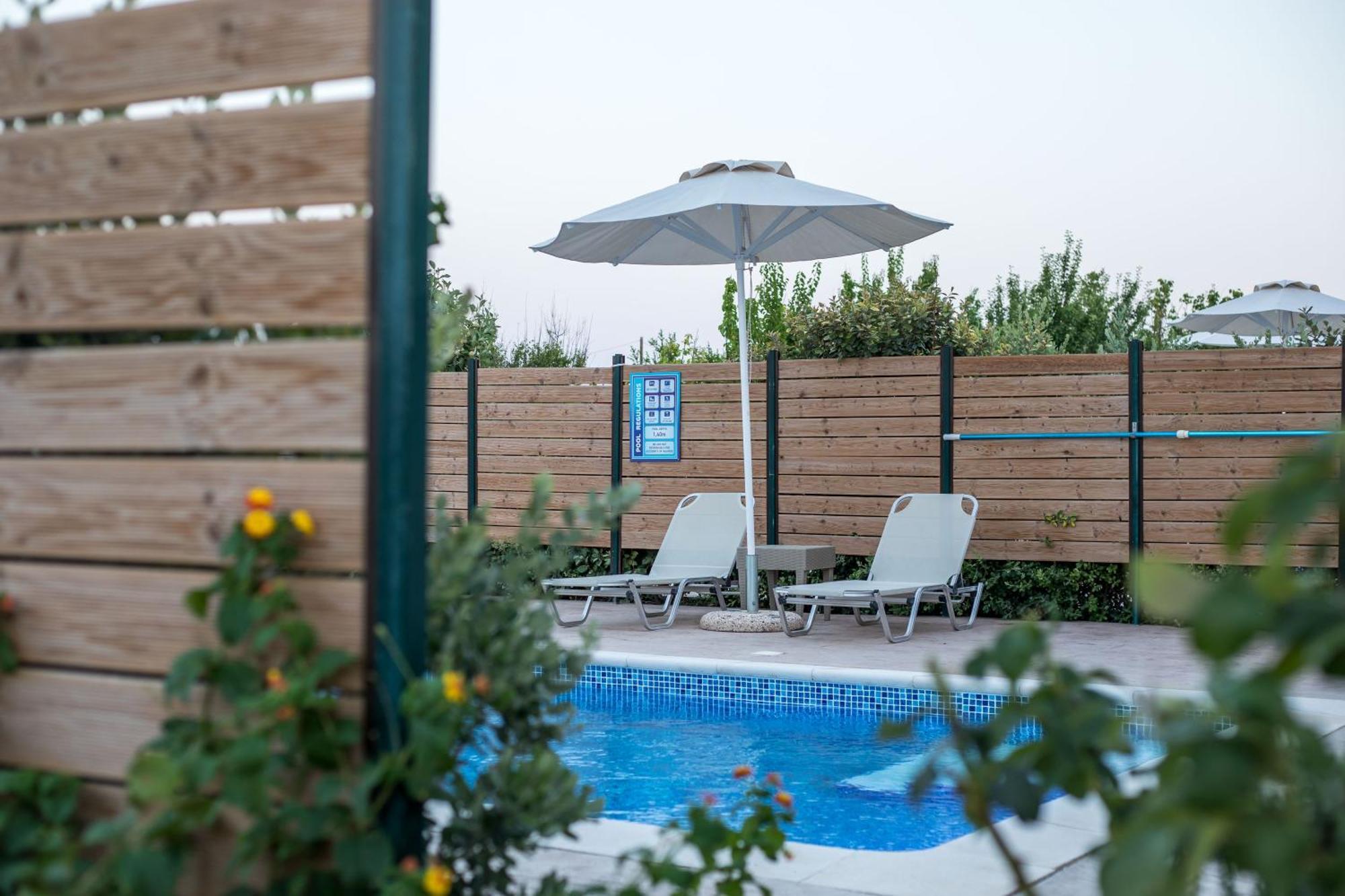 Rita Mare Seafront Villas Heated Pools Gennadi Exterior photo