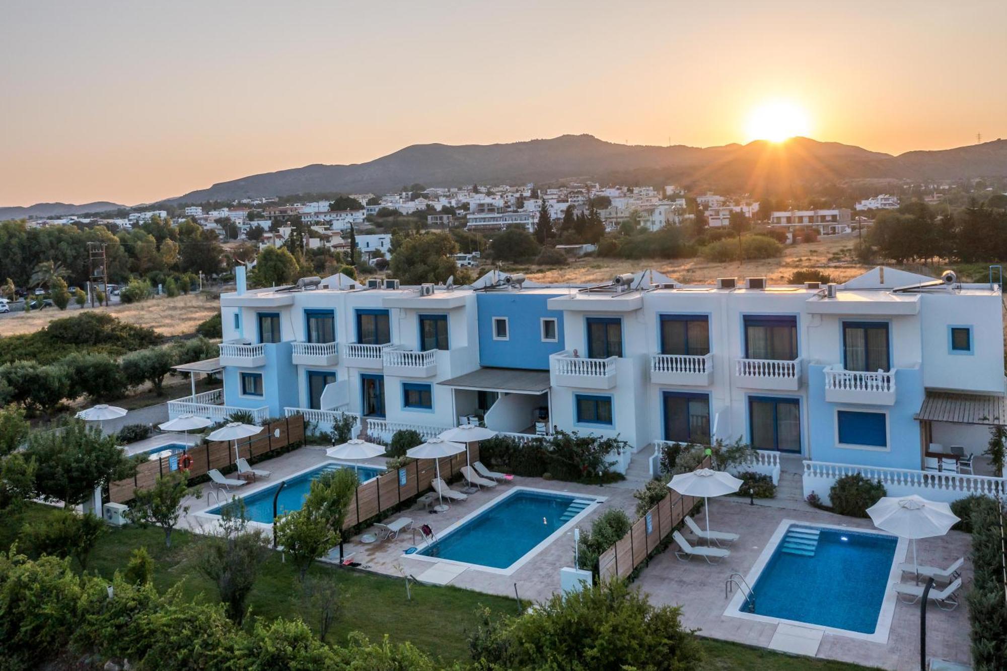 Rita Mare Seafront Villas Heated Pools Gennadi Exterior photo