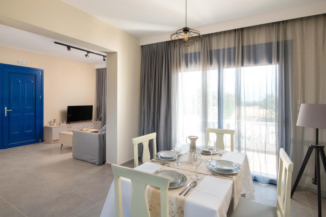 Rita Mare Seafront Villas Heated Pools Gennadi Exterior photo